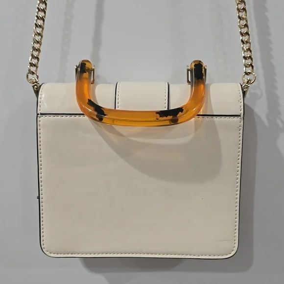 TOPSHOP Capri Buckle Crossbody Bag in Beige, Tortoise Shell Details, Gold Chain - Picture 8 of 16